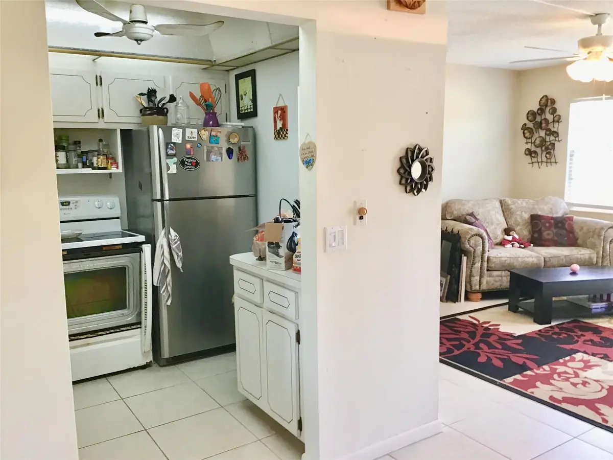 Photo 5 at 7 Oakridge B 7, Deerfield Beach