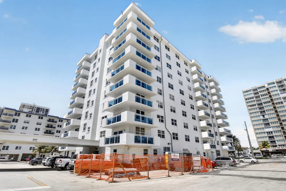 2-web-or-mls-_A7A9229 at 1701 S OCEAN Drive 902, Hollywood