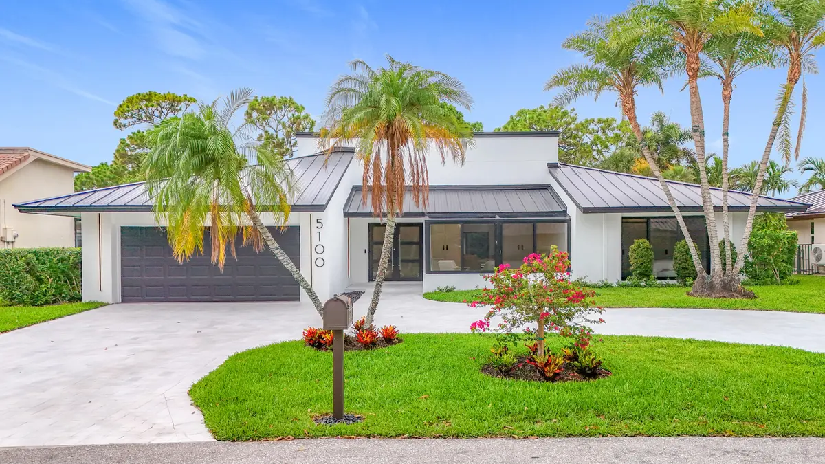 Front at 5100 Pineview Circle, Delray Beach