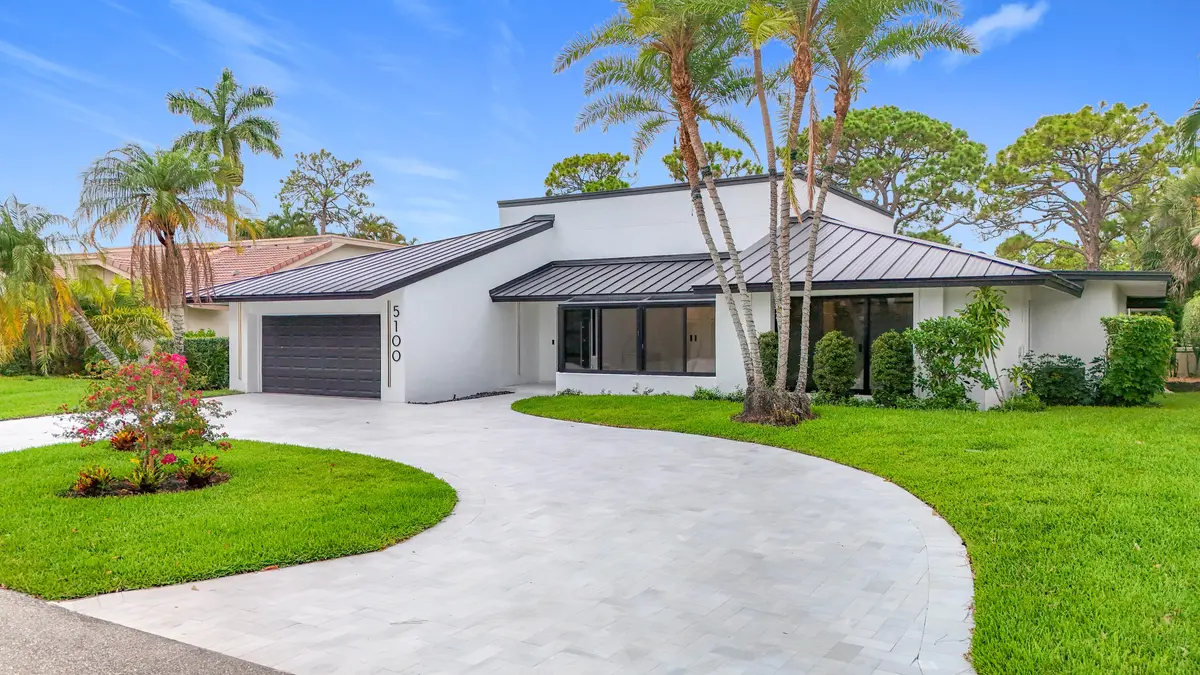 Front at 5100 Pineview Circle, Delray Beach