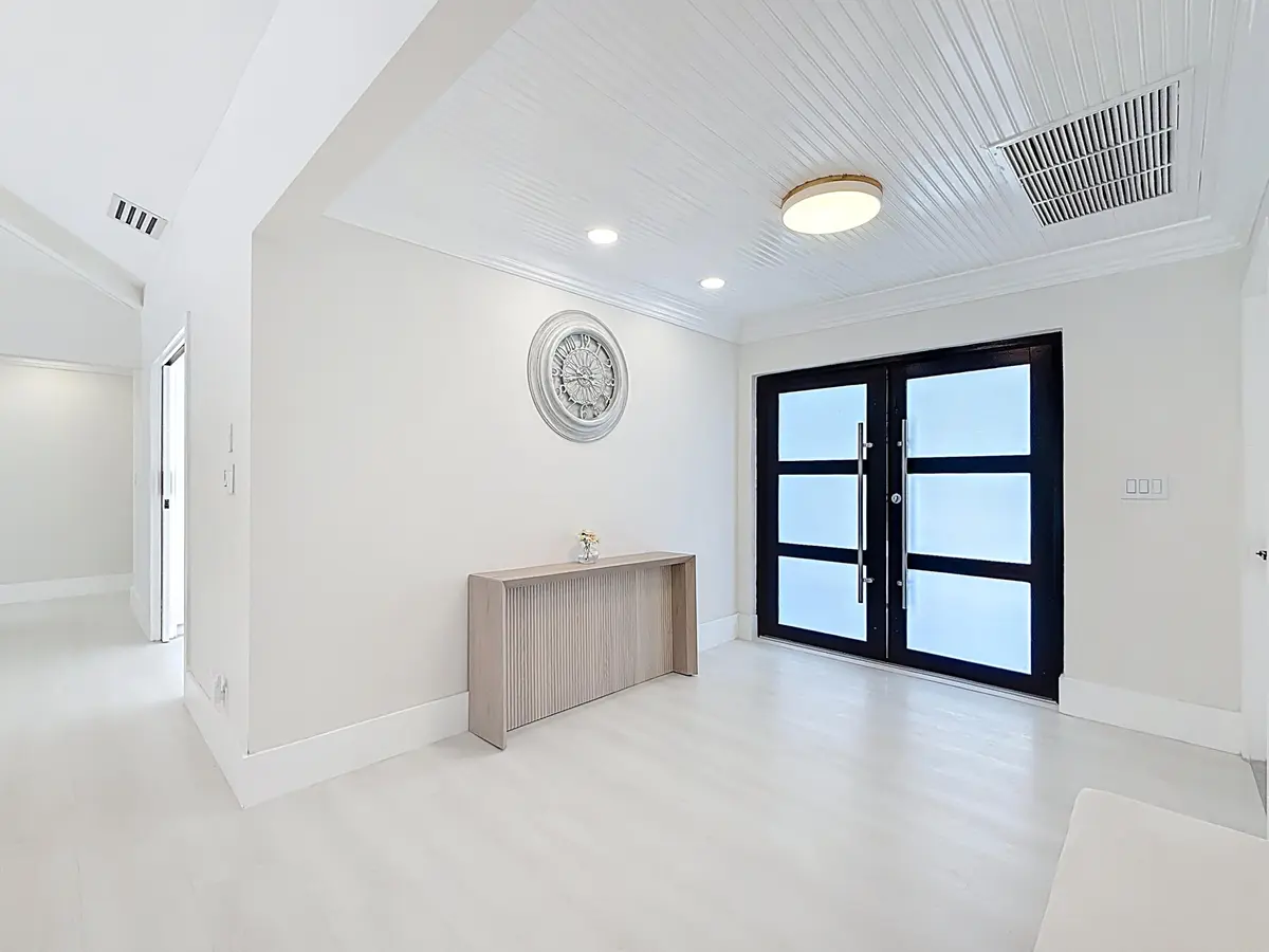 Entrance Foyer at 5100 Pineview Circle, Delray Beach