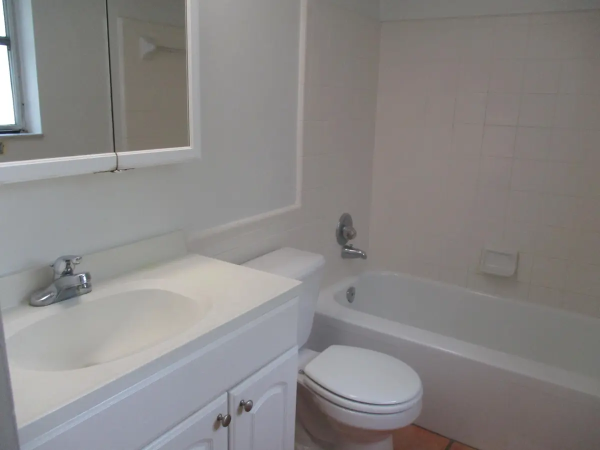 Master bath Harrison at 3720 HARRISON Street 3, Hollywood