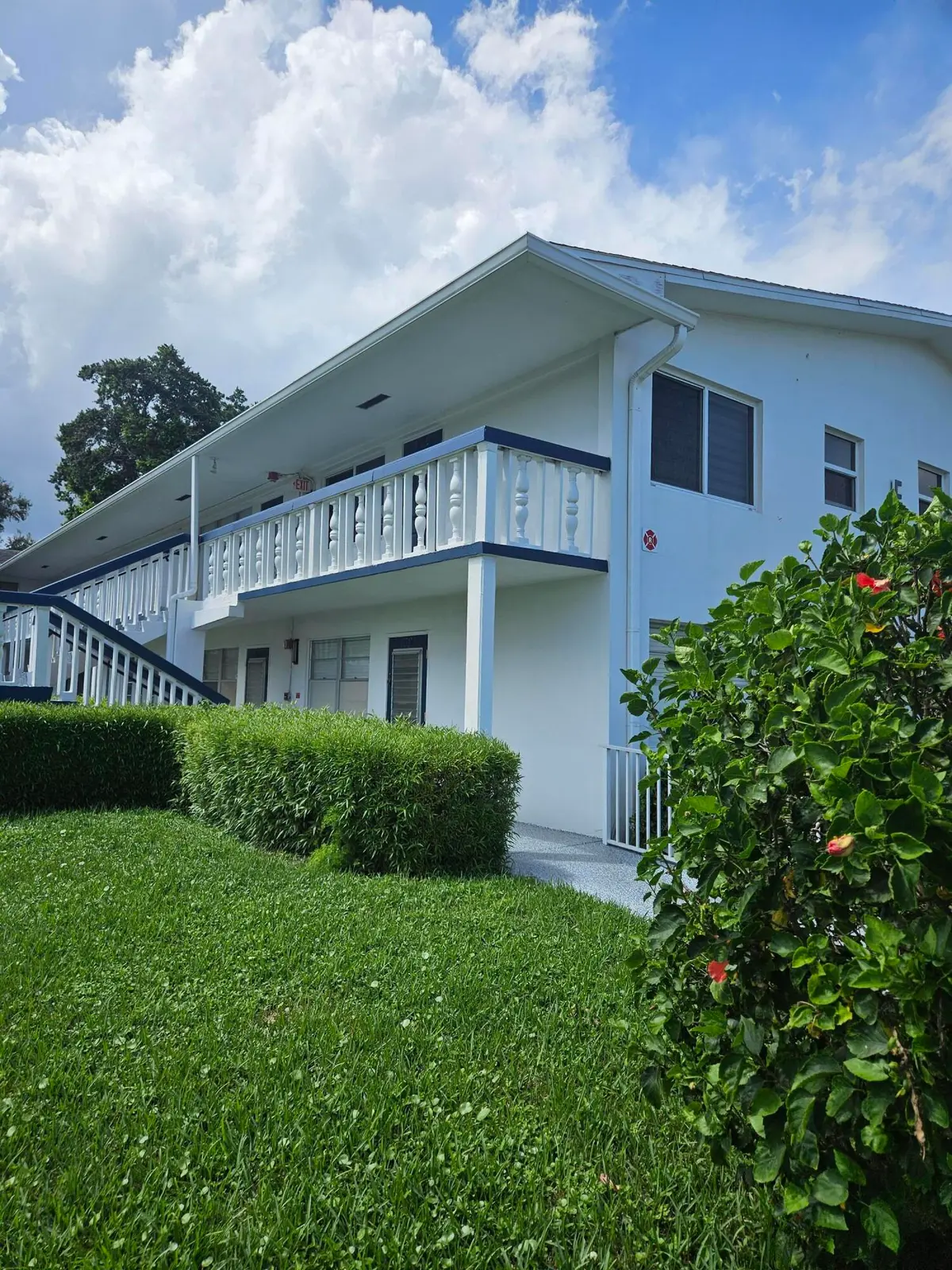 Great Location at 120 WESTBURY 120, Deerfield Beach