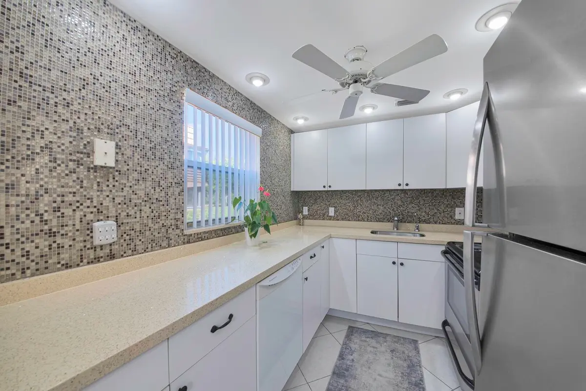 Updated Kitchen at 308 BRITTANY G, Delray Beach