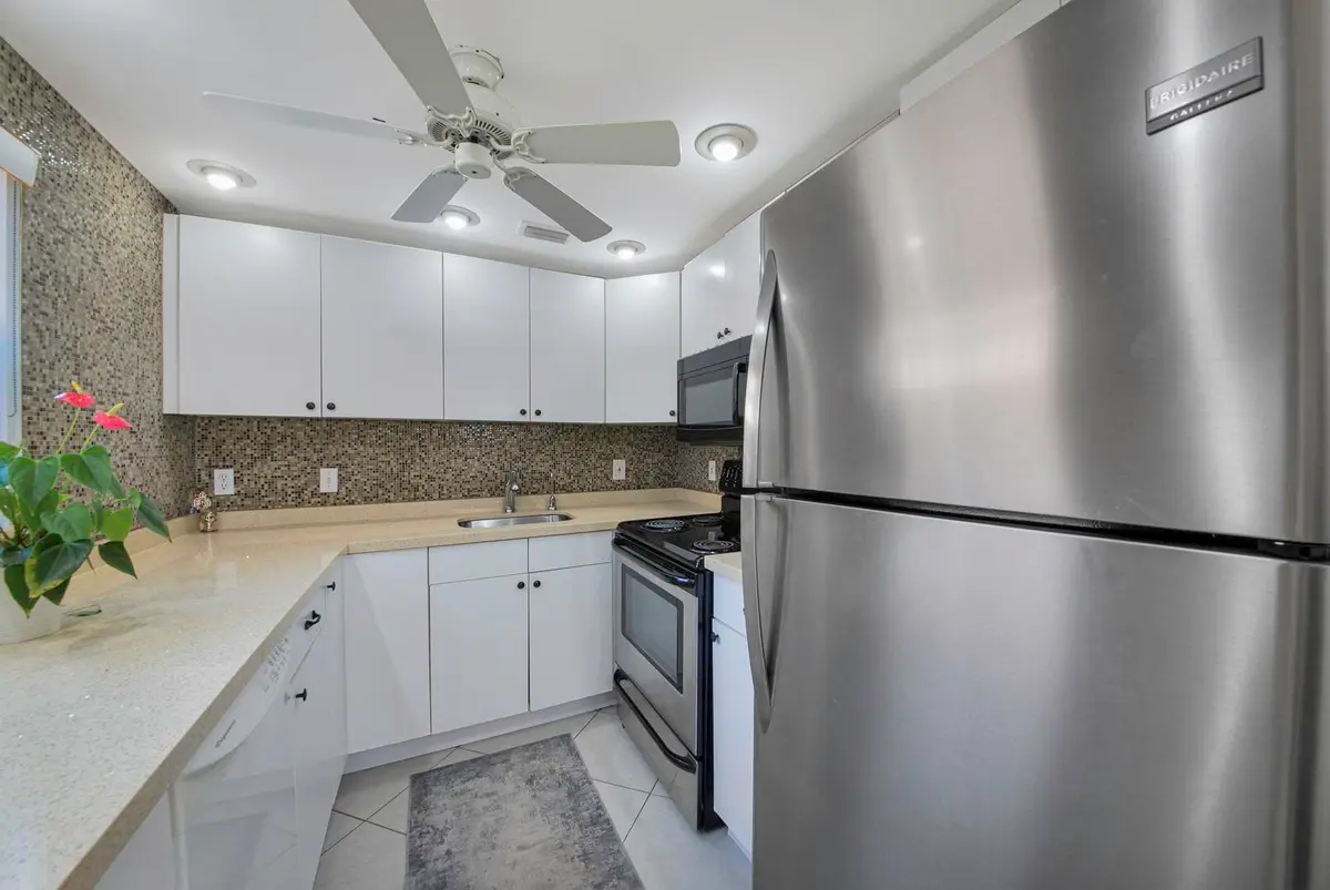 Updated Kitchen at 308 BRITTANY G, Delray Beach