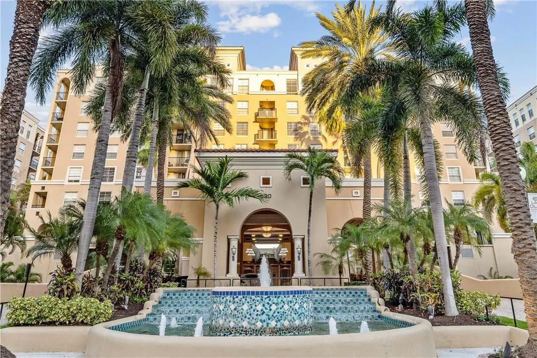 Front of bldng at 520 SE 5TH Avenue 2505, Fort Lauderdale