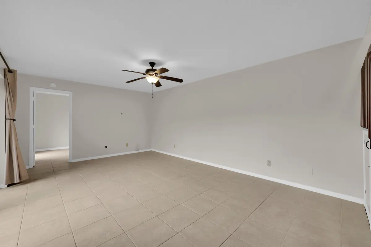 5857 SE Windsong Lane 806, at 5857 SE Windsong Lane 806, Stuart