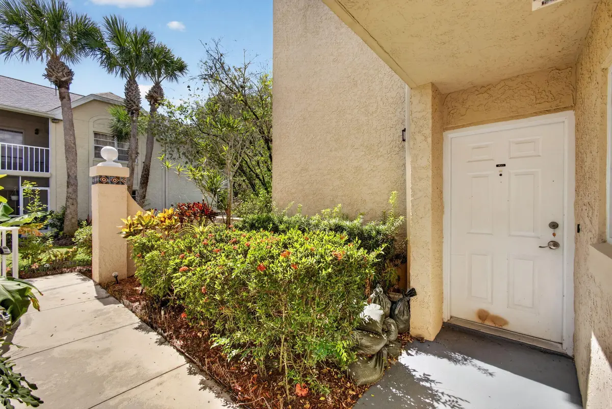 6-web-or-mls-7R7A4172 at 1628 SE Green Acres Circle, Port St. Lucie