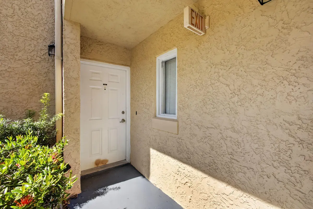 7-web-or-mls-7R7A4168 at 1628 SE Green Acres Circle, Port St. Lucie