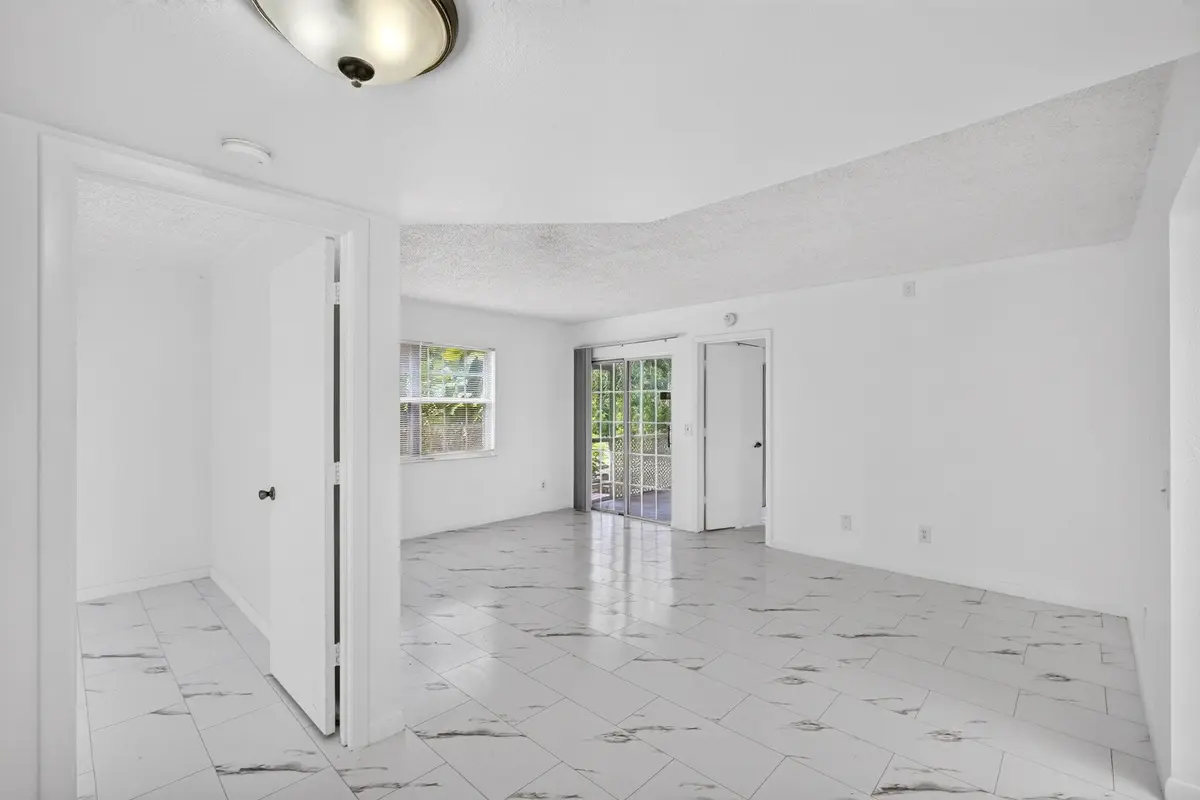 8-web-or-mls-7R7A4177 at 1628 SE Green Acres Circle, Port St. Lucie