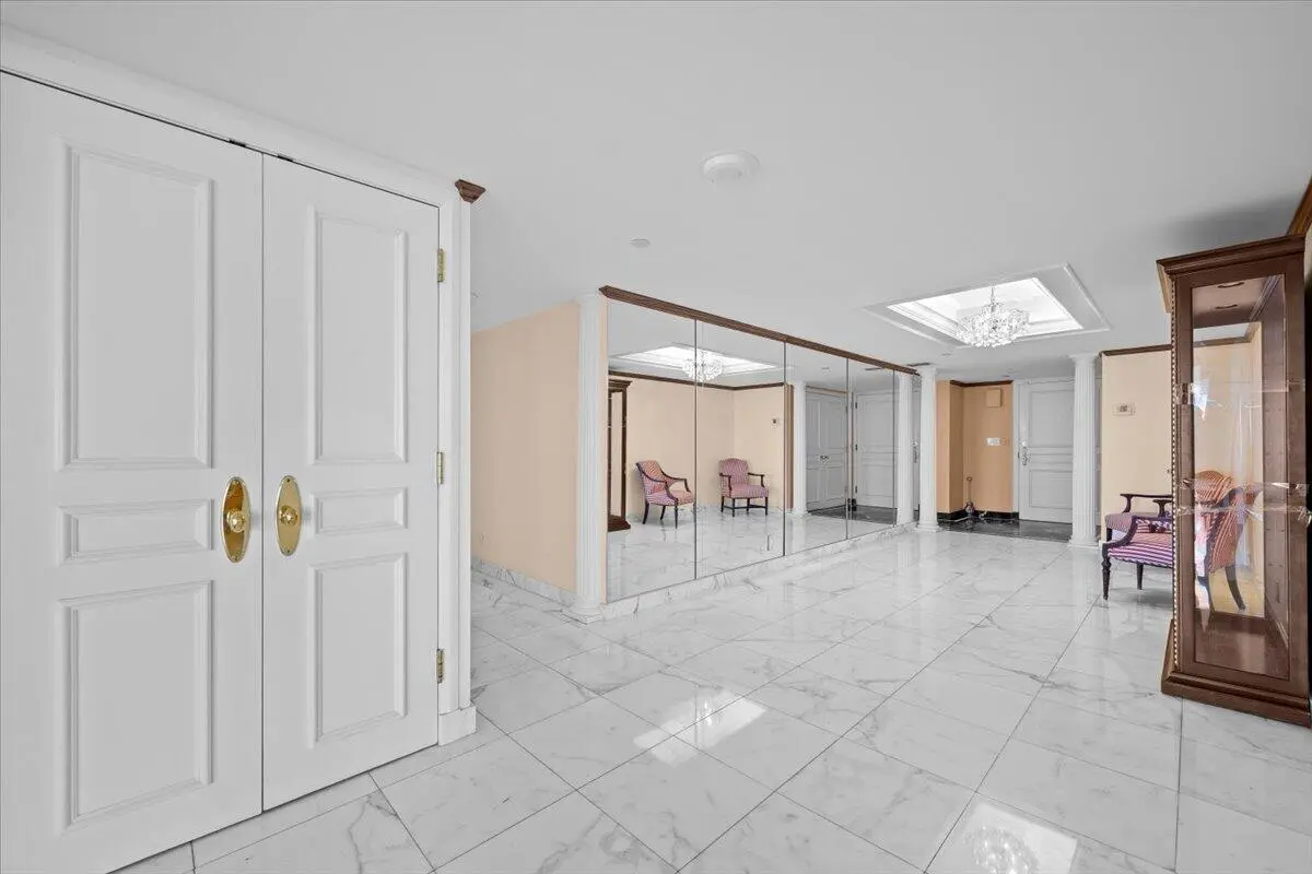 07-LUX_9608 at 100 Lakeshore Drive 558, North Palm Beach