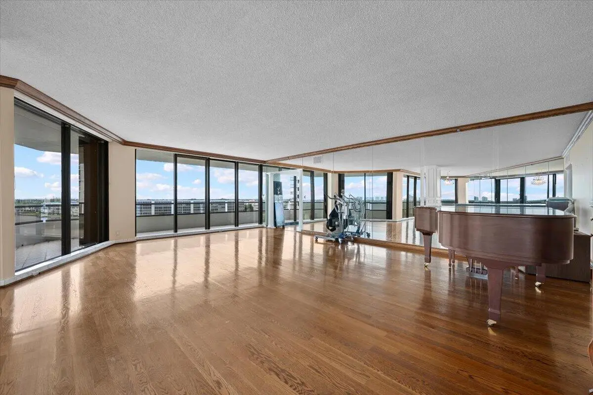 08-LUX_9618 at 100 Lakeshore Drive 558, North Palm Beach