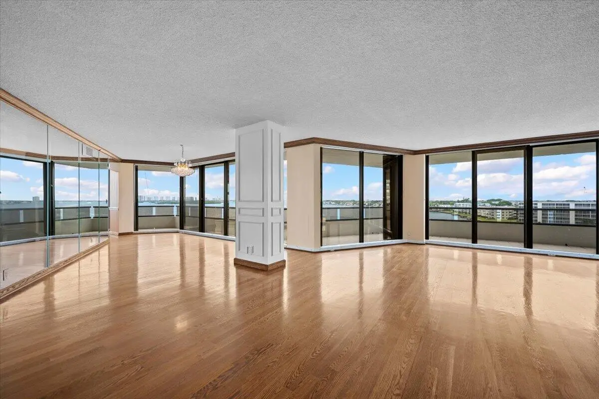 09-LUX_9623 at 100 Lakeshore Drive 558, North Palm Beach