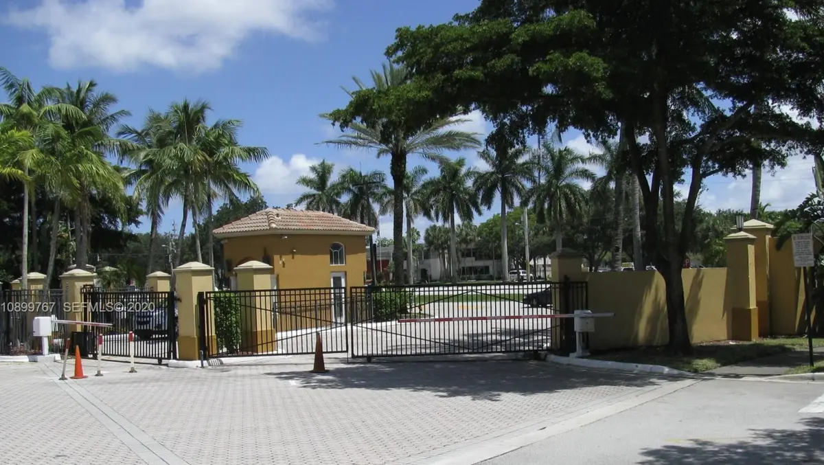 155 NW 96TH Terrace 2-302 at 155 NW 96TH Terrace Bldg 2 apt 302, Pembroke Pines