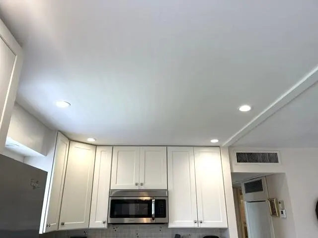 High Hat lighting at 184 Tuscany C, Delray Beach