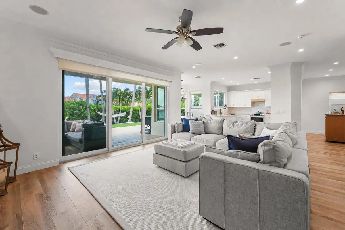 1237 Avondale Lane, West Palm Beach, FL – photo 7