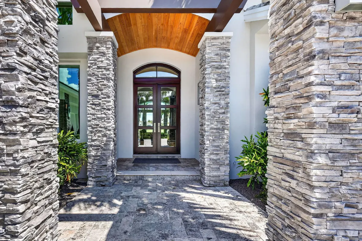 Entrance at 7037 SE Harbor Circle, Stuart
