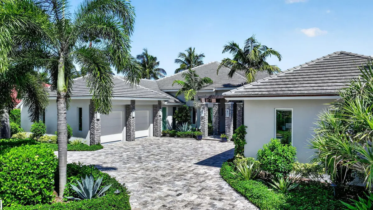 Front at 7037 SE Harbor Circle, Stuart