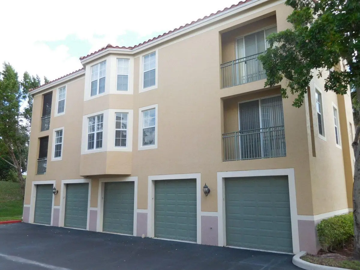 SIDE OF CONDO at 11780 SAINT ANDREWS Place 201, Wellington