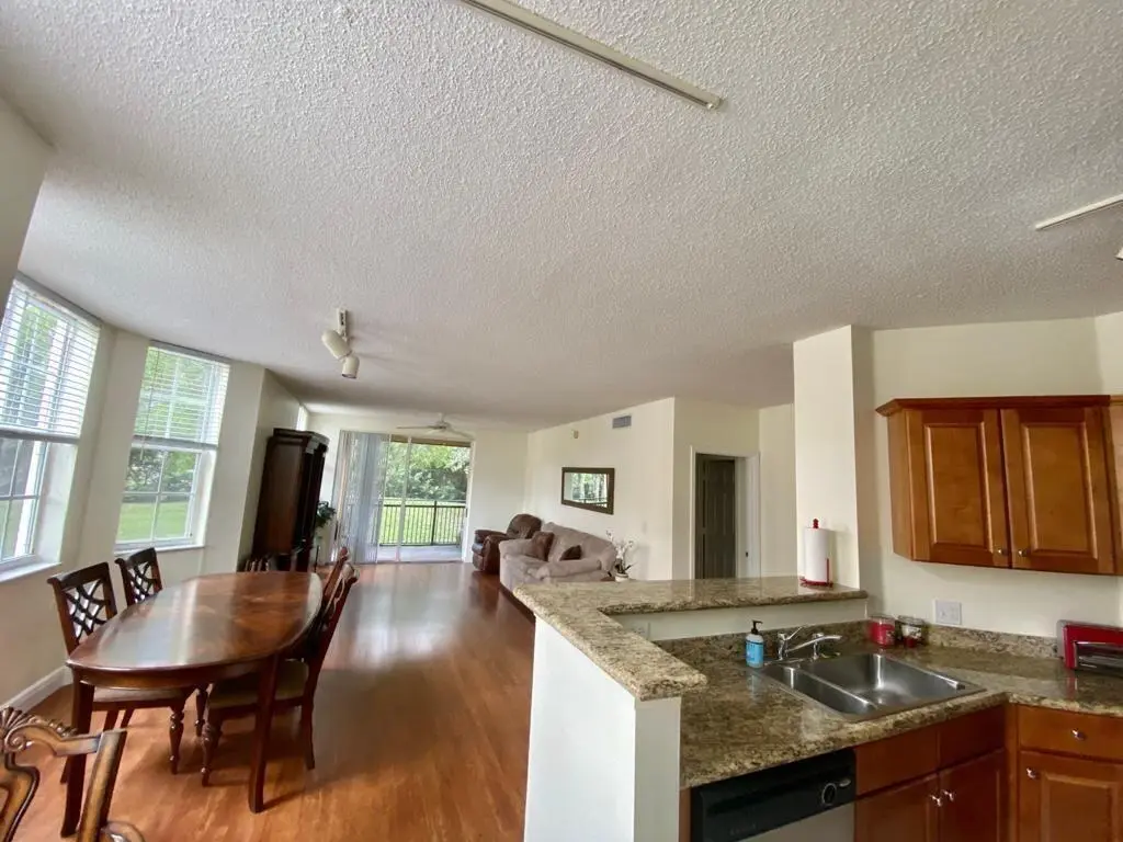 201 lr dr 2 at 11780 SAINT ANDREWS Place 201, Wellington