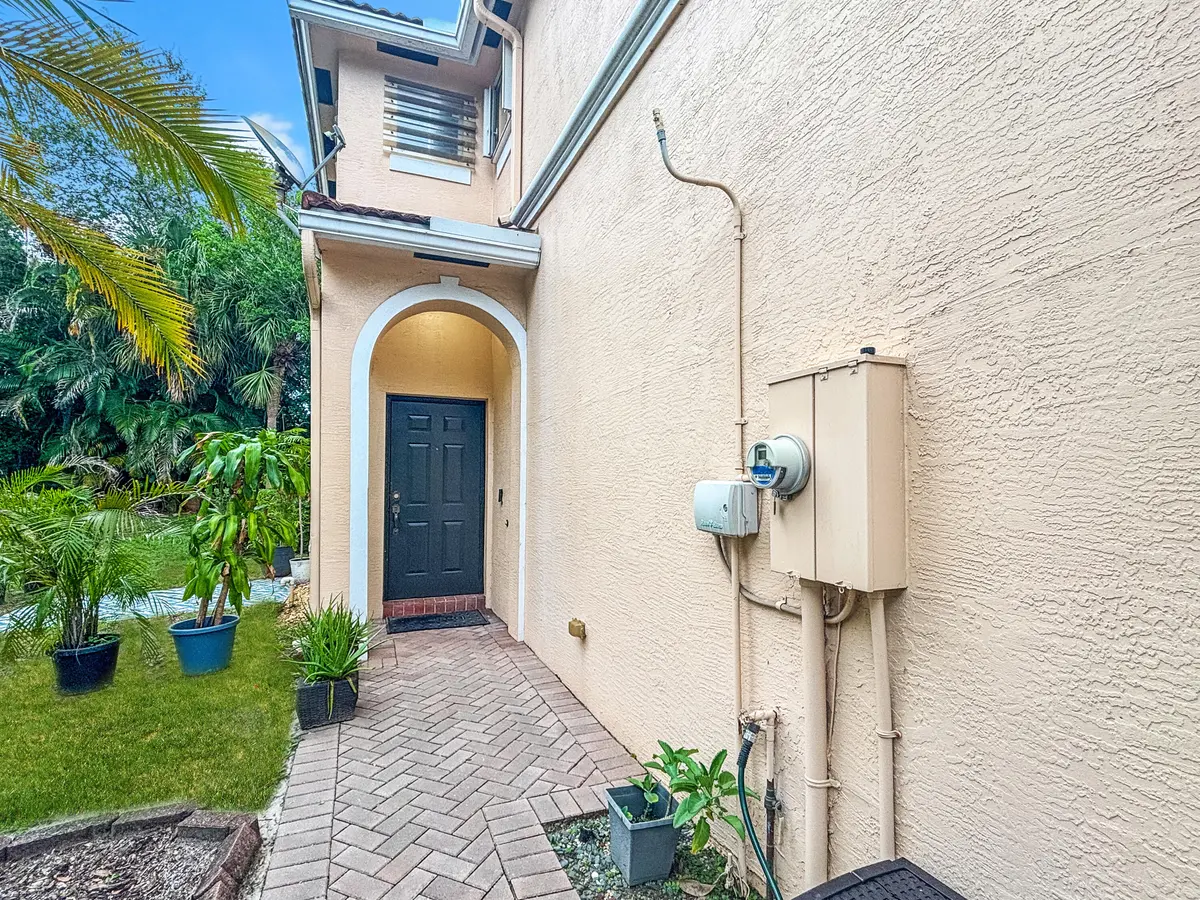 92beaf517d37d09d5da130cfd2fc1d7abf003d11 at 4528 Thornwood Circle, West Palm Beach
