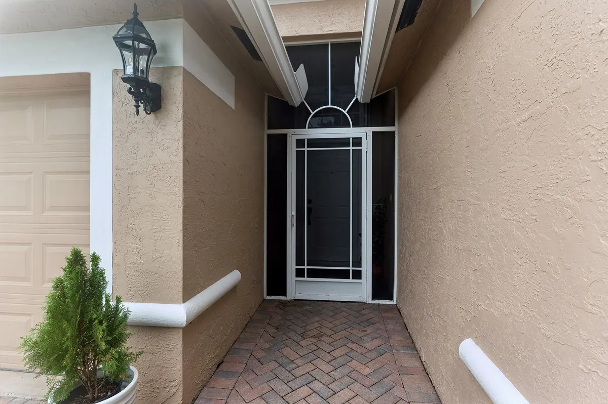 SCREENED ENTRY WAY at 5293 TOSCANA Trail, Boynton Beach
