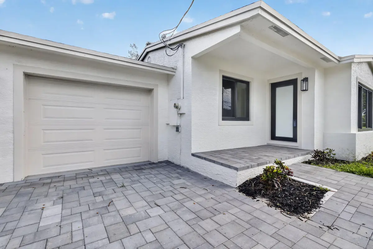 4-web-or-mls-_14A8868 at 3185 Riddle Road, West Palm Beach