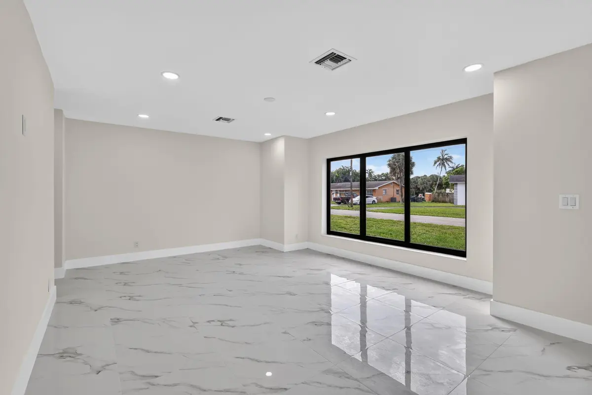 6-web-or-mls-_14A8878 at 3185 Riddle Road, West Palm Beach