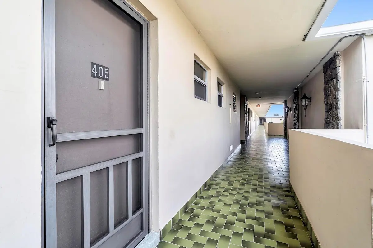 Photo 3 at 1690 NE 191st Street 405-1, North Miami Beach