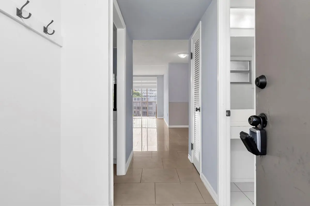 Photo 4 at 1690 NE 191st Street 405-1, North Miami Beach