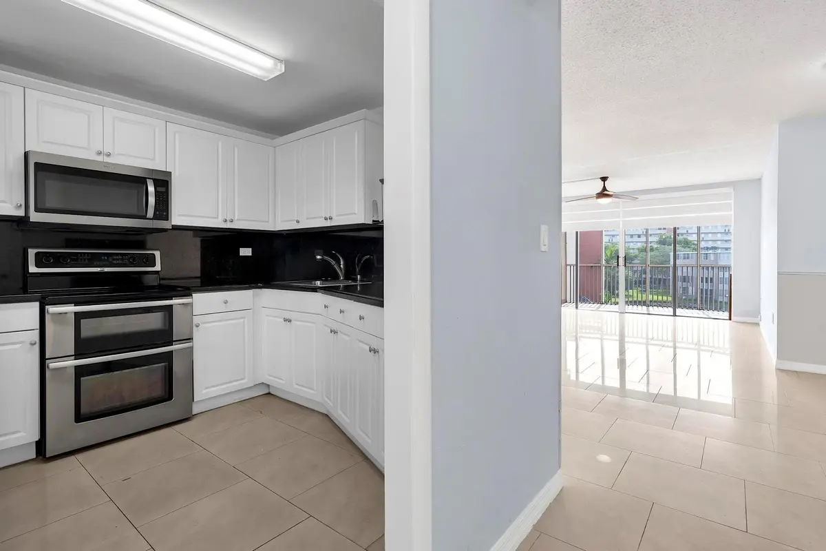 Photo 6 at 1690 NE 191st Street 405-1, North Miami Beach