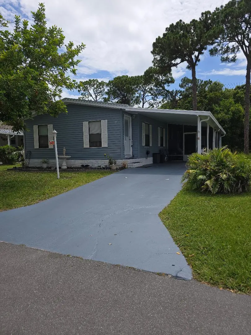 front billie at 5631 HEMINGWAY Court C-04, Fort Pierce