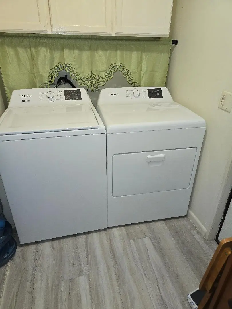 laundry billie at 5631 HEMINGWAY Court C-04, Fort Pierce