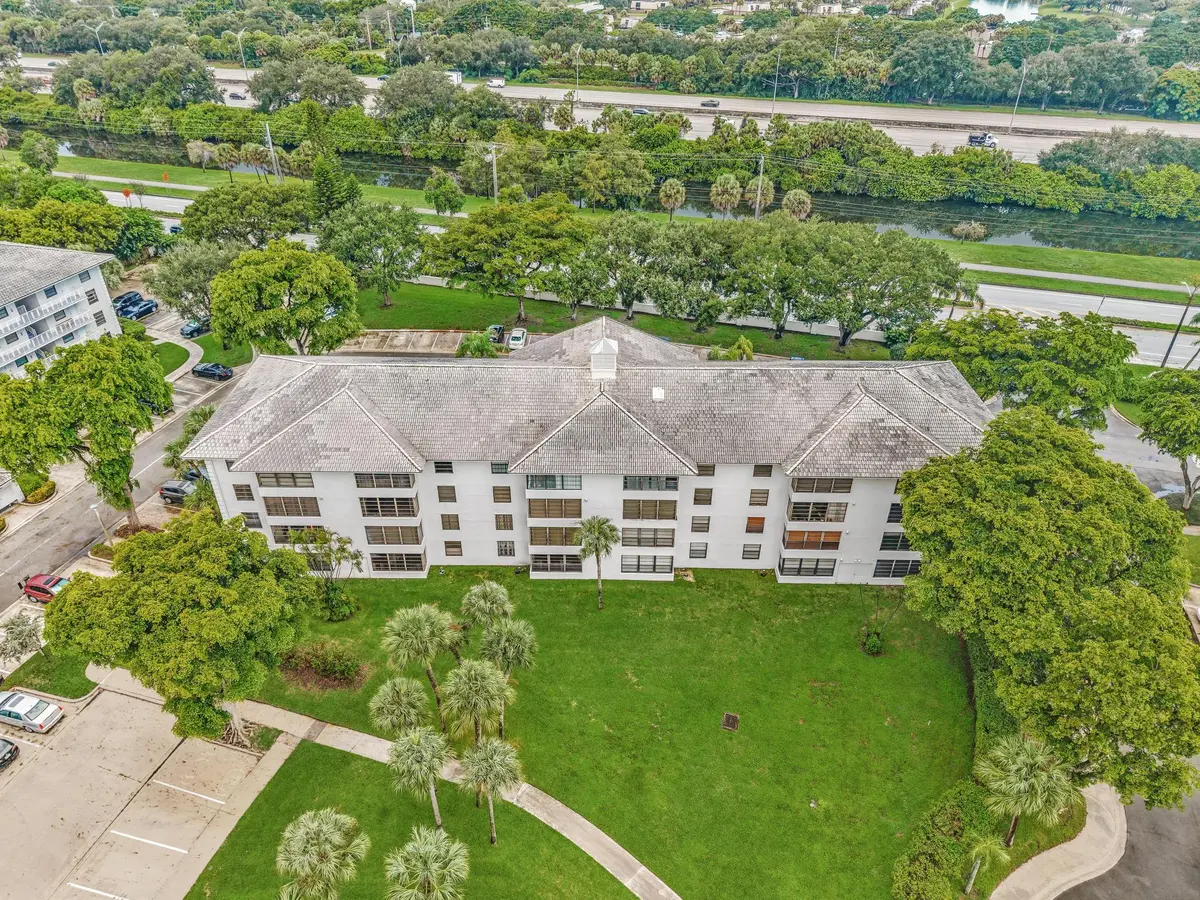 DJI_20260909102152_0146_D at 3650 Whitehall Drive 202, West Palm Beach