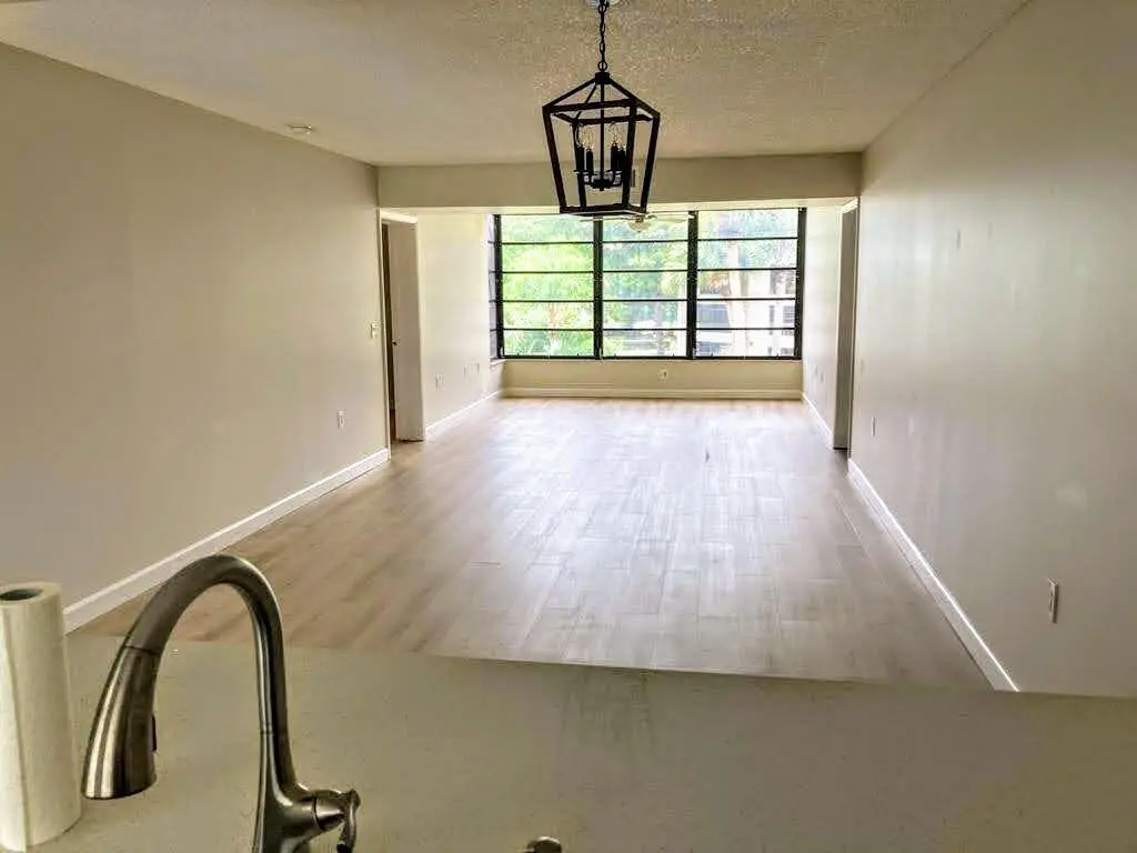 1721 303 at 1721 WHITEHALL Drive 303, Davie