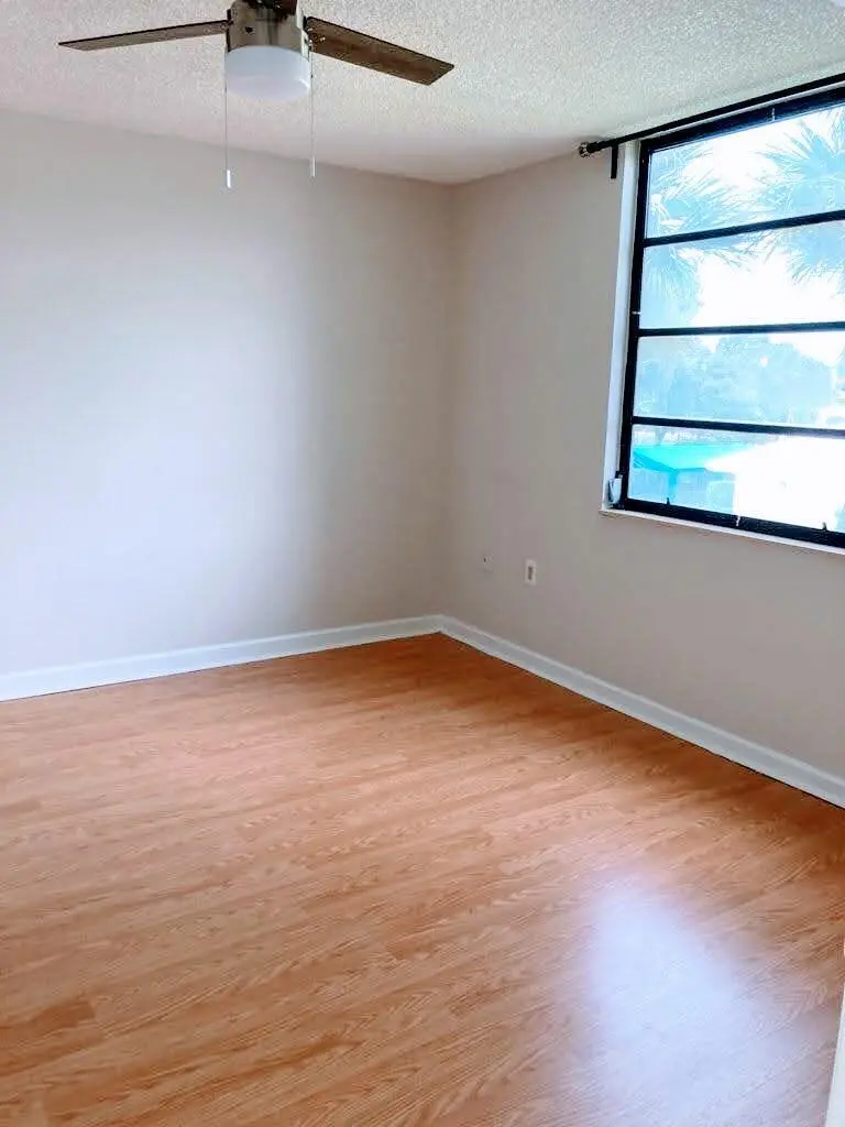 1721 303 at 1721 WHITEHALL Drive 303, Davie