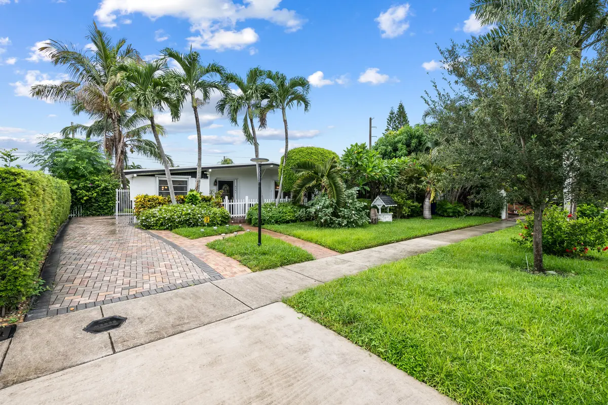 FRONT OF HOME at 4741 NE 15TH Avenue, Pompano Beach