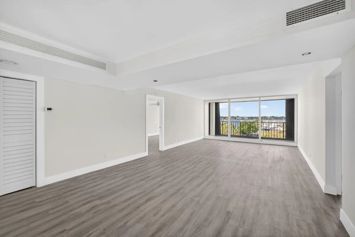 2-web-or-mls-5D1A1063 at 136 LAKESHORE Drive 511, North Palm Beach