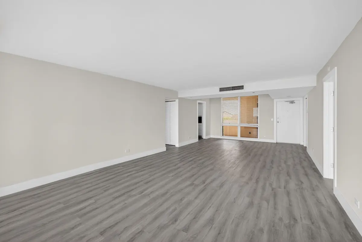 8-web-or-mls-5D1A1093 at 136 LAKESHORE Drive 511, North Palm Beach