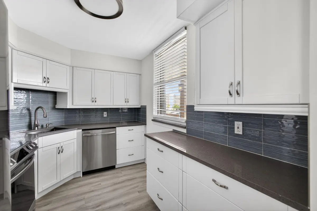 9-web-or-mls-5D1A1098 at 136 LAKESHORE Drive 511, North Palm Beach