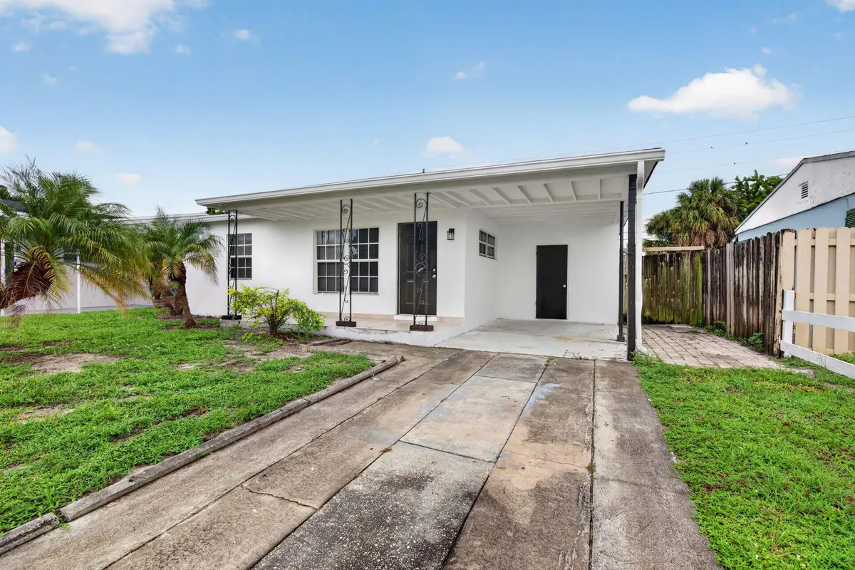 3-web-or-mls-_A7A7601 at 410 NW 52ND Court, Oakland Park