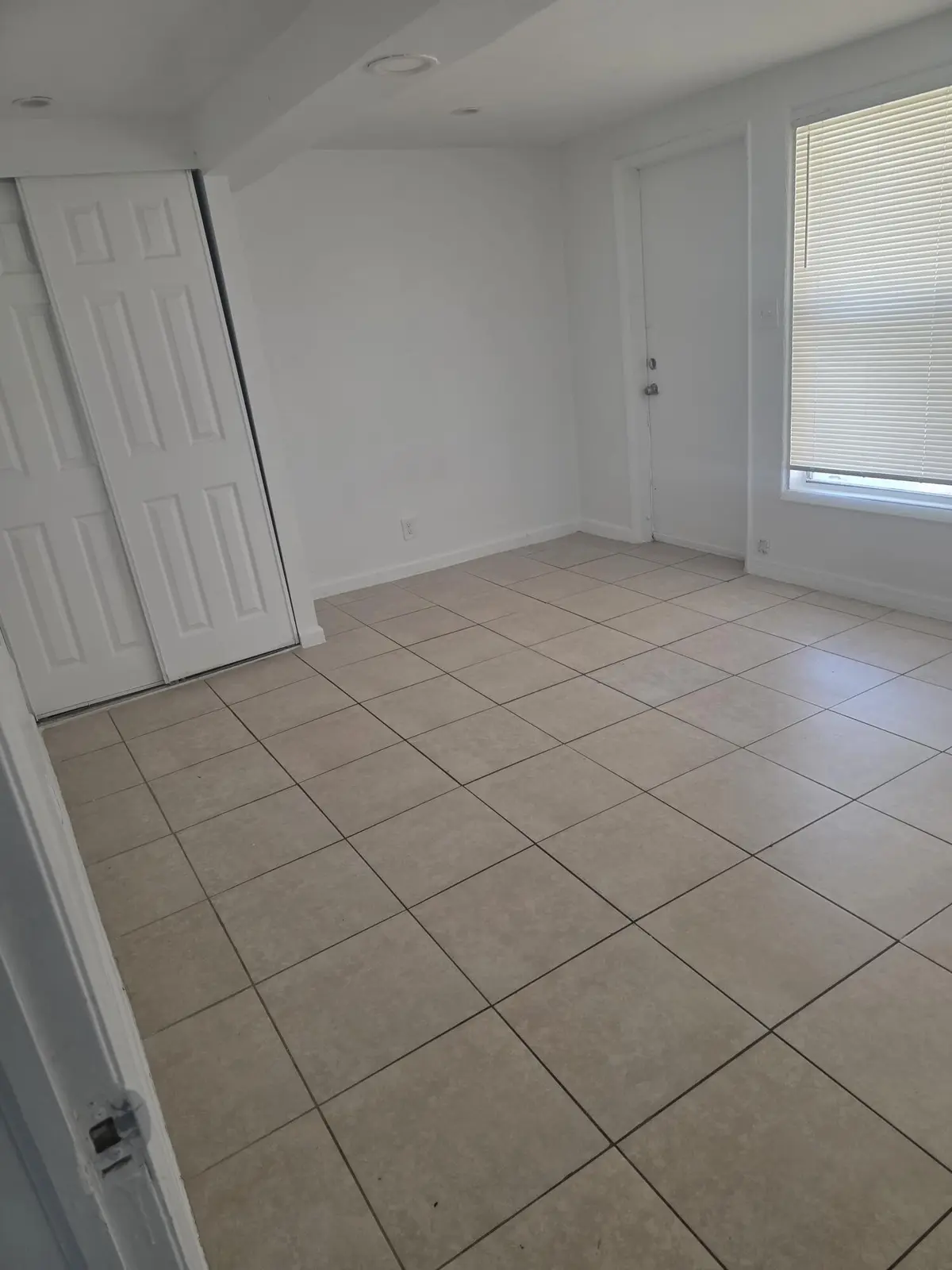 9b458ada-0e03-4012-80f5-9c620430629e at 2028 Funston Street Apt 2, Hollywood