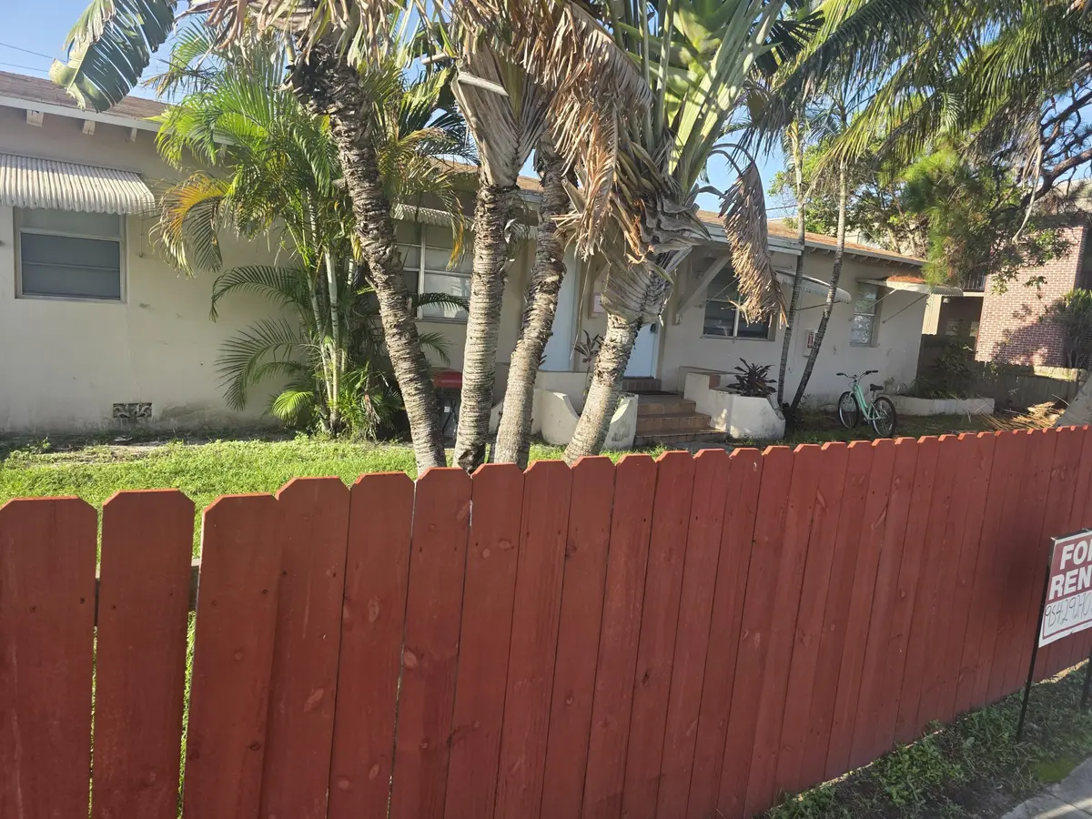 834e3254-8f1f-44f5-b6ad-5c0ef9939c9b at 2028 Funston Street Apt 2, Hollywood