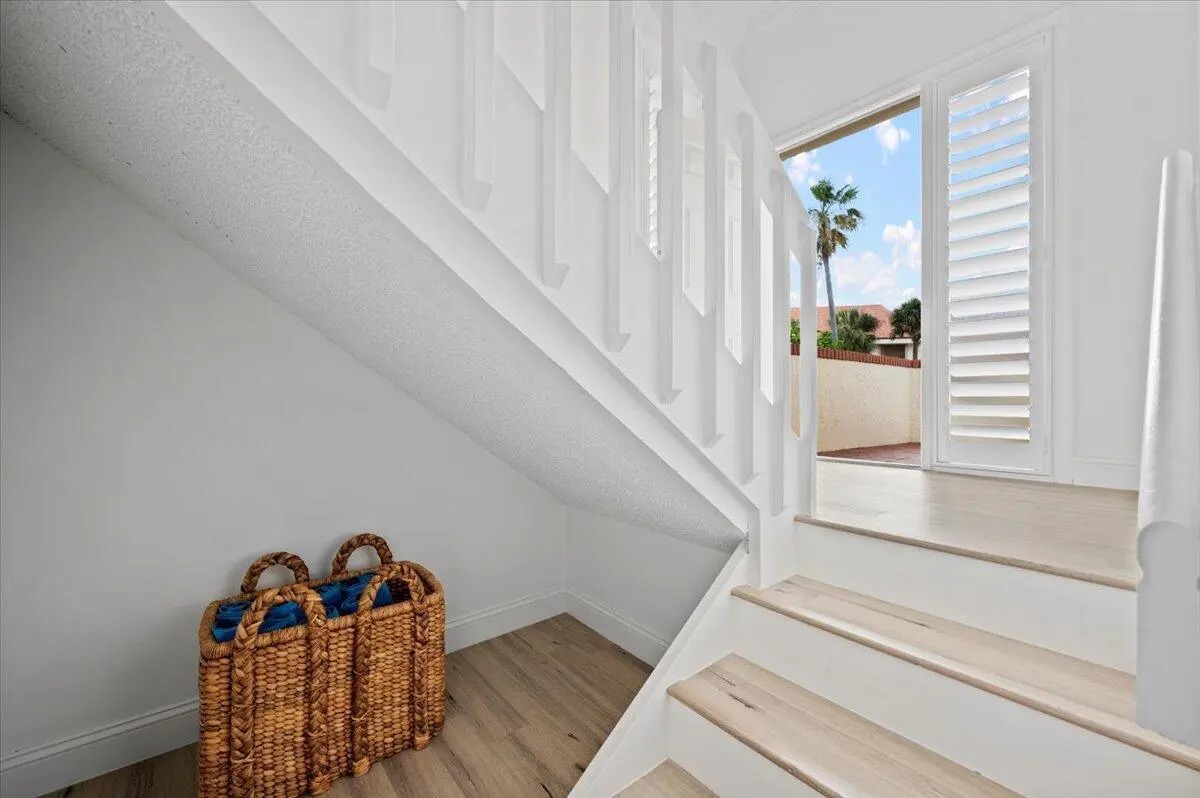 34-LUX1169 at 402 SEA OATS Drive F, Juno Beach