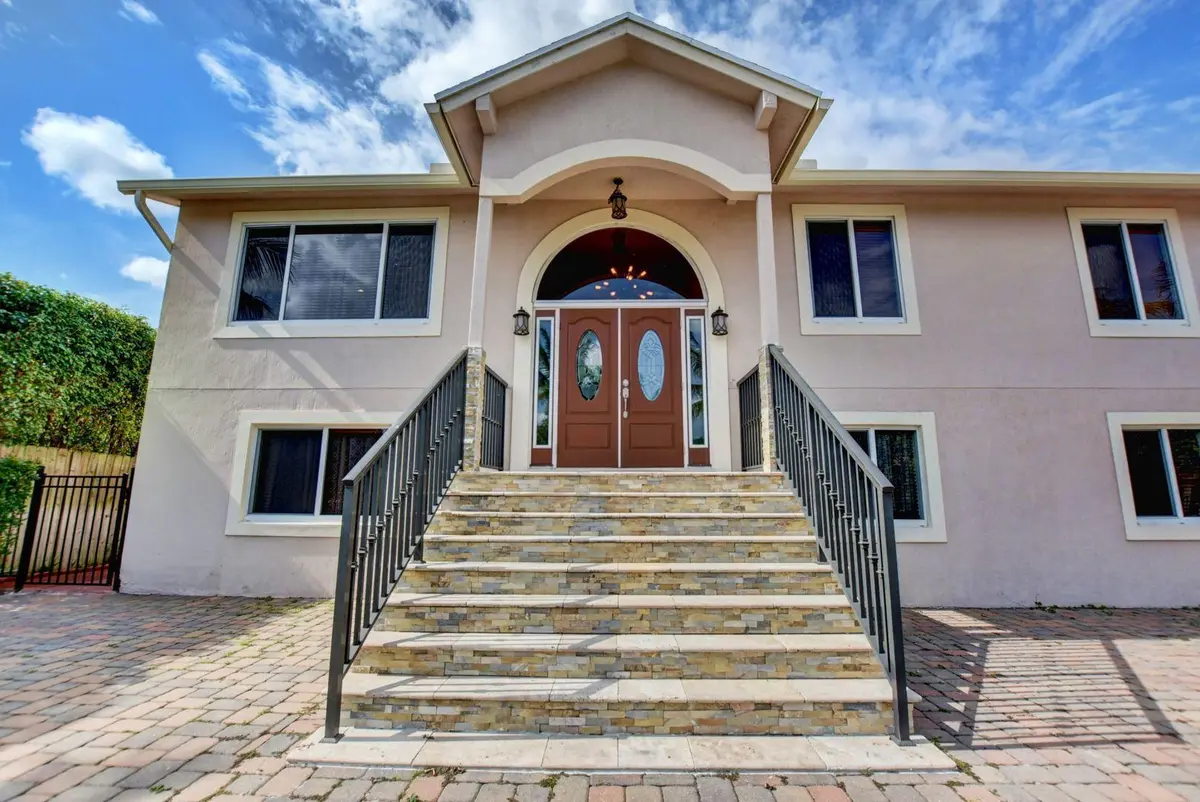 20210112205813191722000000-o at 1371 Woodcrest Road, West Palm Beach