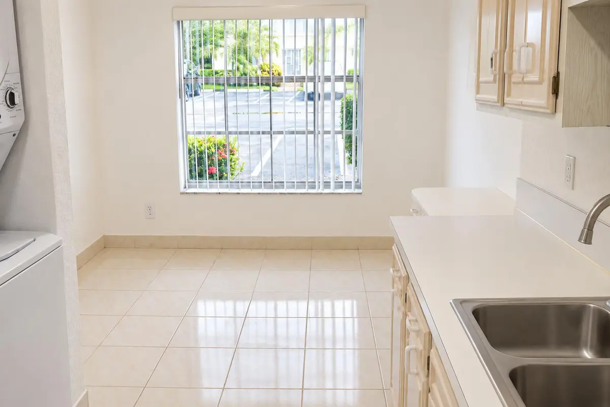 Kitchen eat-in at 13638 VIA FLORA D, Delray Beach