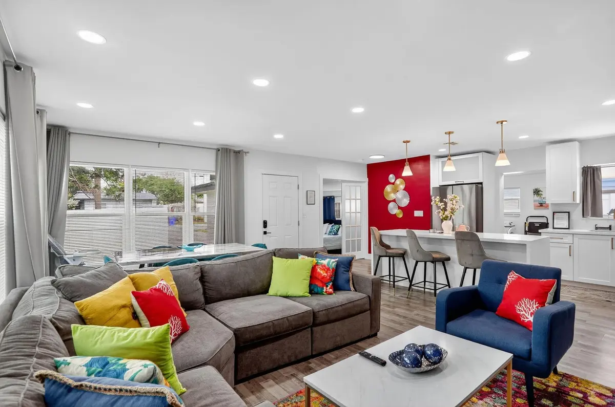 Photo 5 at 108 SE 11TH Avenue, Pompano Beach