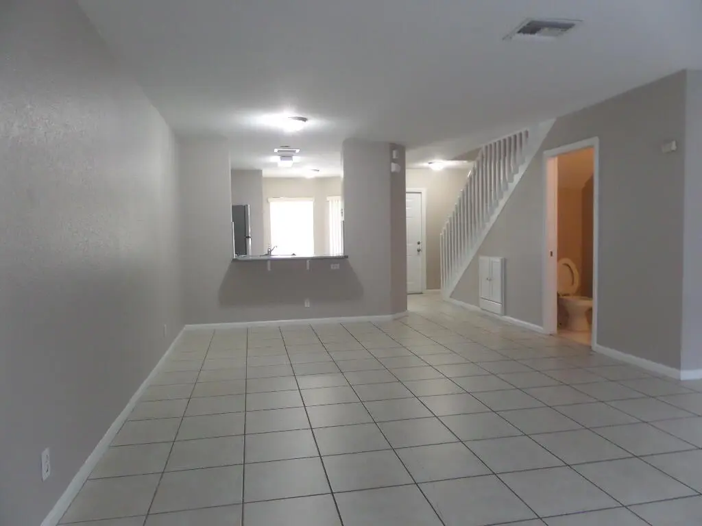Living room at 862 SUMMIT LAKE Drive, West Palm Beach