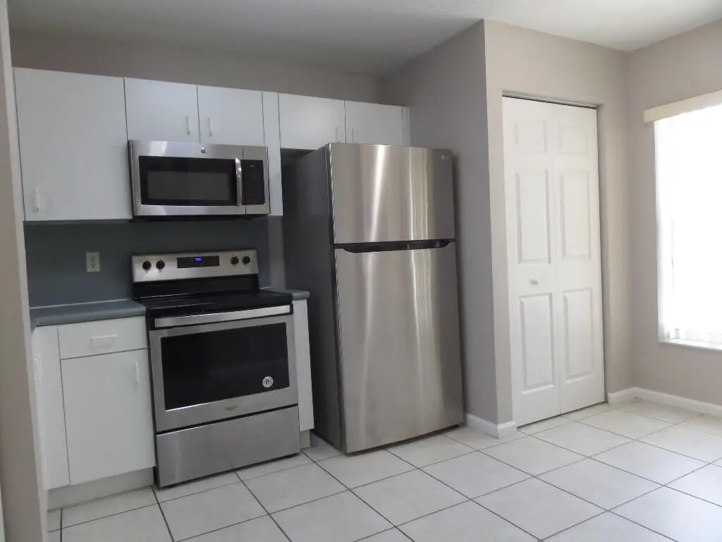 Kitchen at 862 SUMMIT LAKE Drive, West Palm Beach
