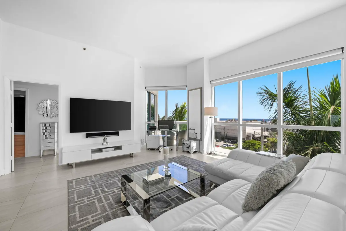 Living Room at 101 S Fort Lauderdale Beach Boulevard 607, Fort Lauderdale